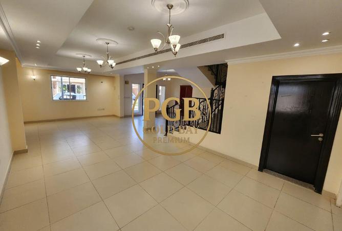 943002 - Property Image 3