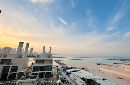 Apartment - 1 Bedroom - 2 Bathrooms for sale in Gewan Island - The Pearl Island - Doha