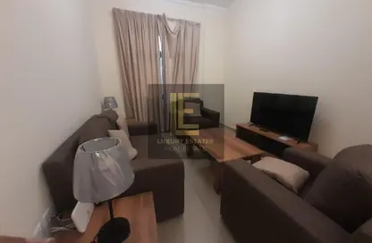 شقة - غرفة نوم - 2 حمامات للايجار في جنوب فوكس هيلس - فوكس هيلز - الوسيل
