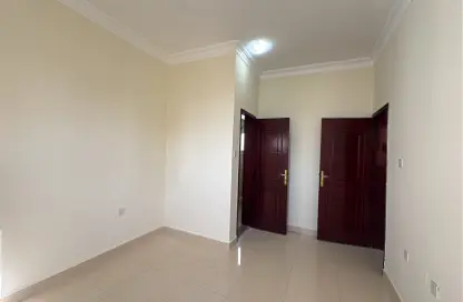 Apartment - 3 Bedrooms - 2 Bathrooms for rent in Salaja Street - Doha Al Jadeed - Doha