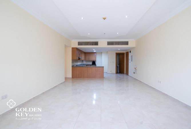 912701 - Property Image 2