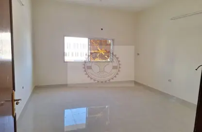 Empty Room image for: Apartment - 2 Bedrooms - 2 Bathrooms for rent in Al Aziziyah - Al Aziziyah - Doha, Image 1