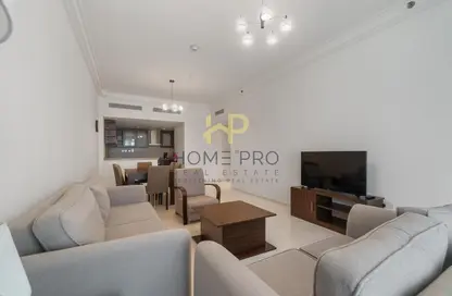 Apartment - 2 Bedrooms - 3 Bathrooms for rent in Viva West - Viva Bahriyah - The Pearl Island - Doha
