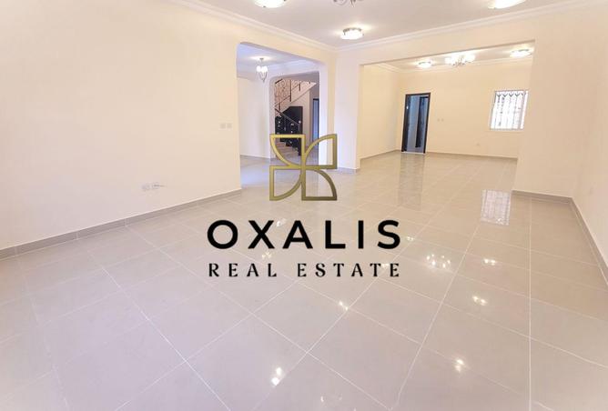 927135 - Property Image 3