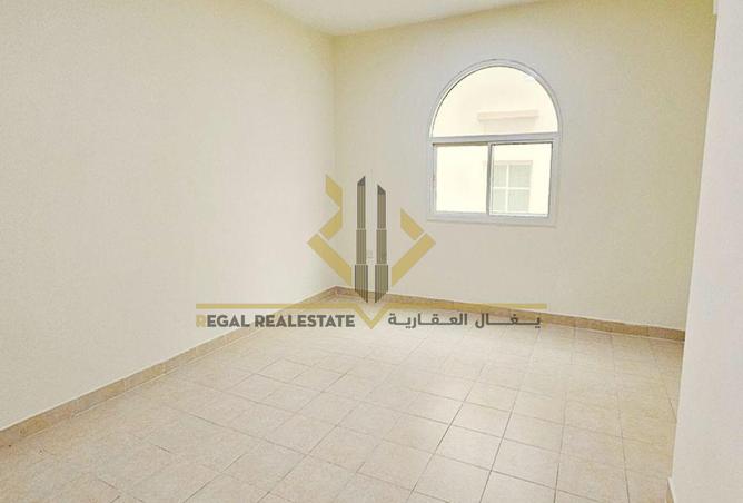 933239 - Property Image 2