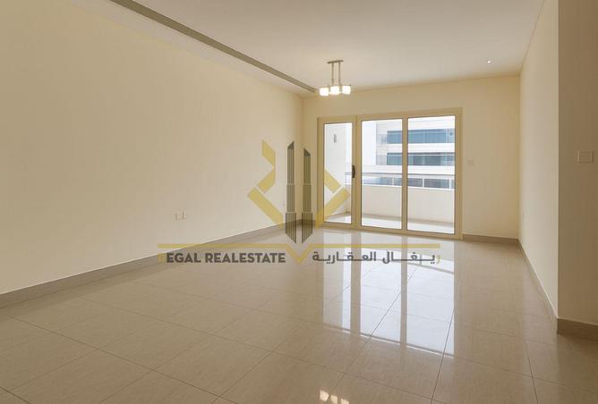 989663 - Property Image 2