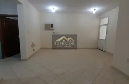 Apartment - 2 Bedrooms - 2 Bathrooms for rent in Bin Omran - Fereej Bin Omran - Doha