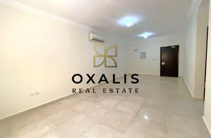 شقة - 2 غرف نوم - 2 حمامات للايجار في شارع المنارة - السد - الدوحة