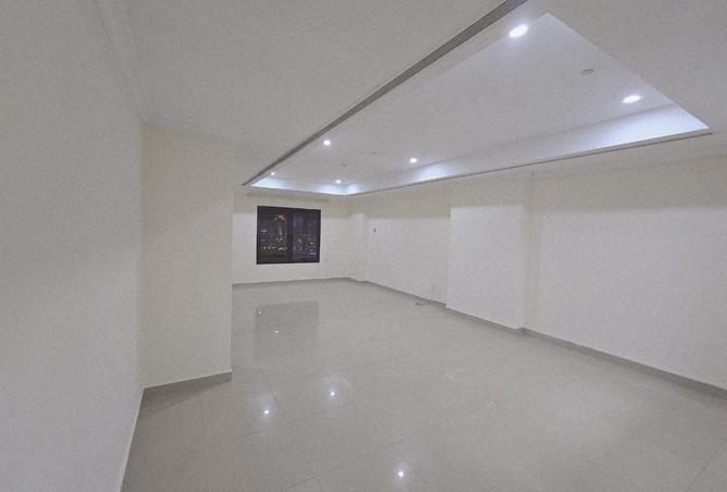 985128 - Property Image 2