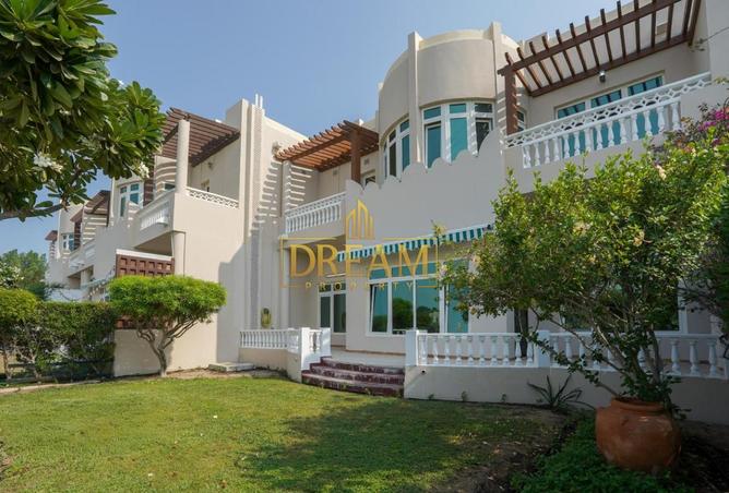 950772 - Property Image 2