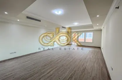 Apartment - 1 Bedroom - 2 Bathrooms for sale in East Porto Drive - Porto Arabia - The Pearl Island - Doha Apartment - 1 Bedroom - 2 Bathrooms for sale in East Porto Drive - Porto Arabia - The Pearl Island - Doha