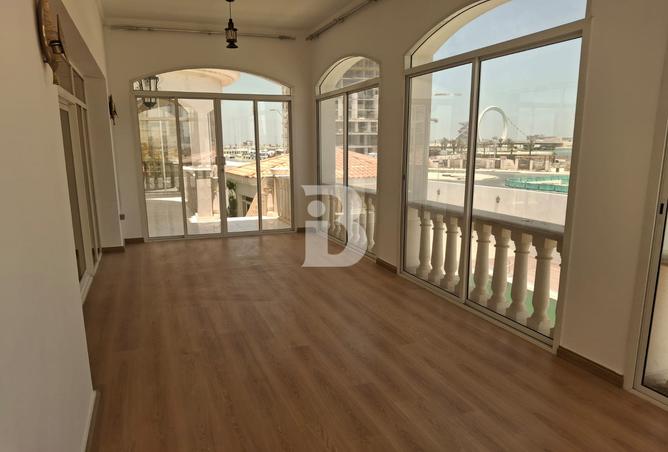 978931 - Property Image 2