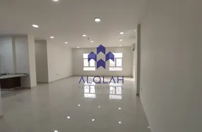 شقة - 3 غرف نوم - 3 حمامات للايجار في الوعب - الوعب - الدوحة