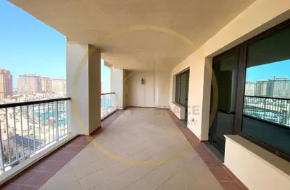 شقة - 2 غرف نوم - 3 حمامات للايجار في طريق بورتو الشرقي - بورتو أرابيا - جزيرة اللؤلؤة - الدوحة