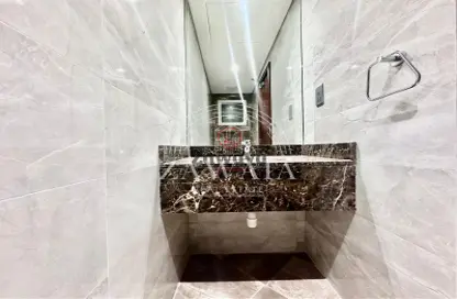 Apartment - 2 Bedrooms - 3 Bathrooms for rent in Abu Jabair Street - Al Muntazah - Doha