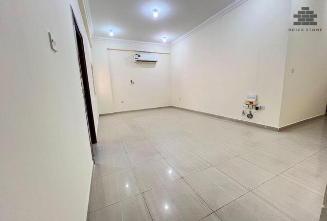 979642 - Property Main Image