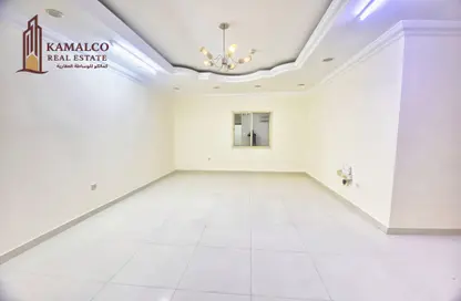شقة - 2 غرف نوم - 2 حمامات للايجار في فريج عبد العزيز - فريج عبد العزيز - الدوحة