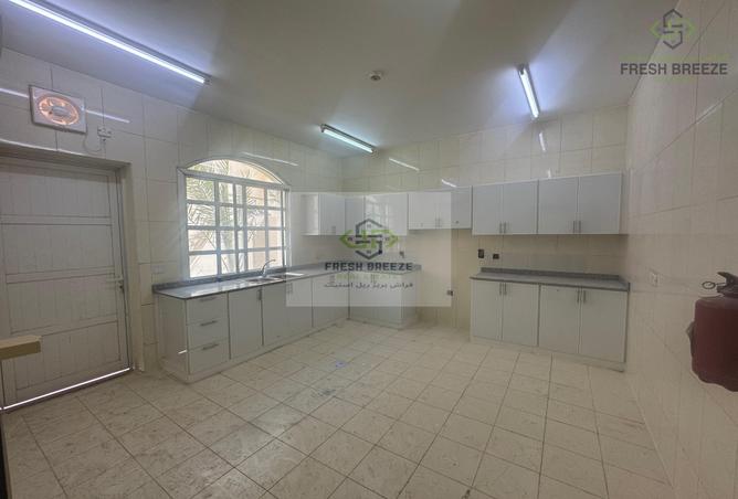 905016 - Property Image 2