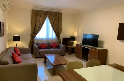 شقة - 2 غرف نوم - 2 حمامات للايجار في ام غوالينا تجارية - ام غويلينا - أم غويلينا - الدوحة