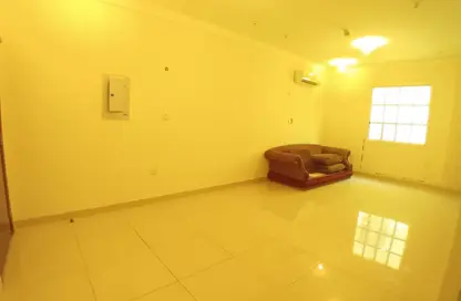 Apartment - 2 Bedrooms - 2 Bathrooms for rent in Al Muntazah Street - Al Muntazah - Doha