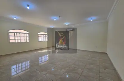 Compound - 3 Bedrooms - 2 Bathrooms for rent in Umm Salal Ali - Umm Salal Ali - Doha