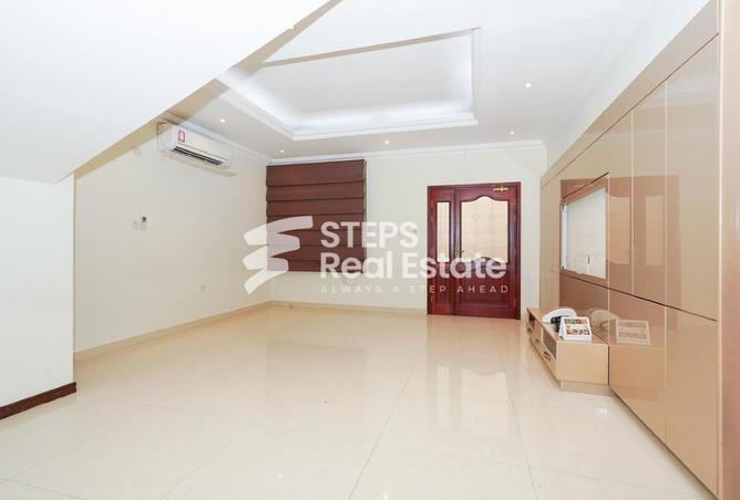 968015 - Property Image 3