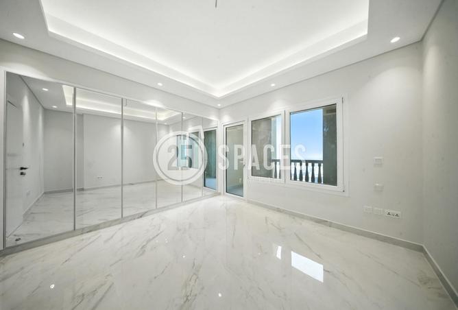 953300 - Property Image 2