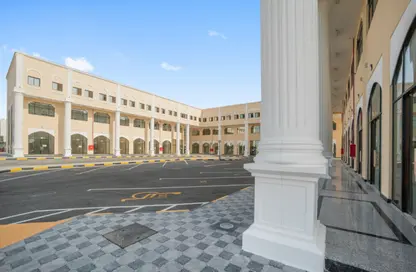 Shop - Studio - 1 Bathroom for rent in Sheikha Houda Compound - Al Gharrafa - Doha