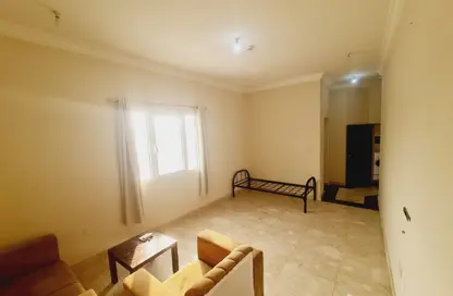 شقة - 4 غرف نوم - 4 حمامات للايجار في منطقة الداون تاون - وسط المدينة - الخور