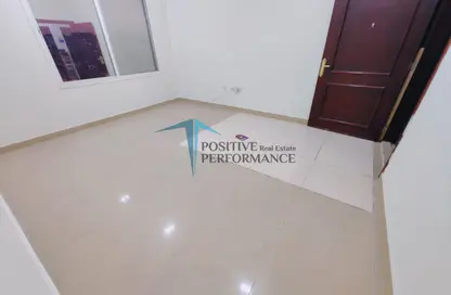 Apartment - 2 Bedrooms - 2 Bathrooms for rent in Al Nasr Street - Al Nasr - Doha