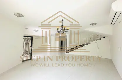 فيلا - 5 غرف نوم - 5 حمامات للايجار في شارع الوعب - الوعب - الدوحة