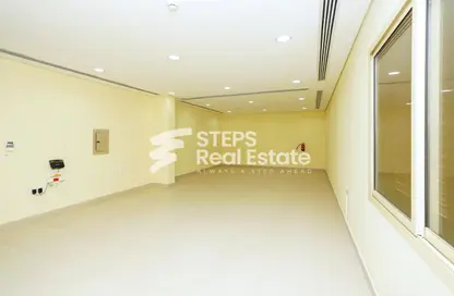 Shop - Studio - 1 Bathroom for rent in Mesaimeer Road - Abu Hamour - Doha