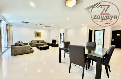 شقة - 2 غرف نوم - 2 حمامات للايجار في شارع الكورنيش - شارع الكورنيش - الدوحة