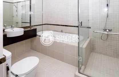 Apartment - 3 Bedrooms - 4 Bathrooms for rent in Carnaval - Qanat Quartier - The Pearl Island - Doha