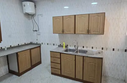Apartment - 3 Bedrooms - 2 Bathrooms for rent in Fereej Bin Mahmoud North - Fereej Bin Mahmoud - Doha