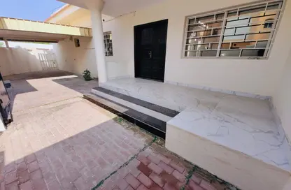 Villa - 3 Bedrooms - 3 Bathrooms for rent in Muraikh Tower - Ras Abu Aboud - Doha