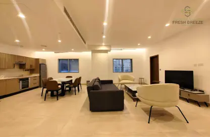 Apartment - 2 Bedrooms - 3 Bathrooms for rent in Al Aqaria Tower - Old Salata - Salata - Doha