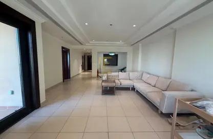 Apartment - 1 Bedroom - 2 Bathrooms for rent in West Porto Drive - Porto Arabia - The Pearl Island - Doha