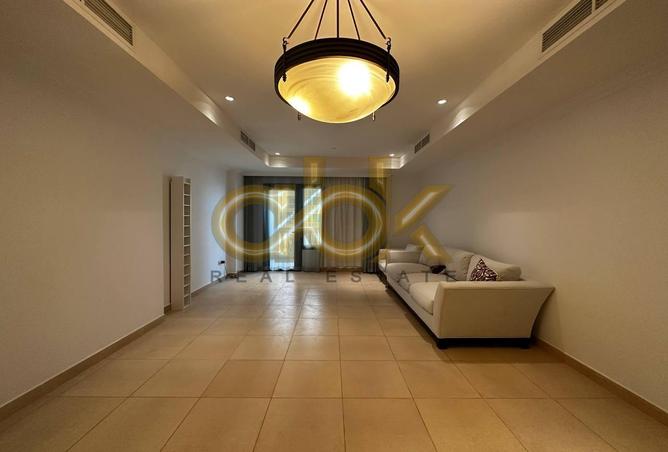 893789 - Property Image 3