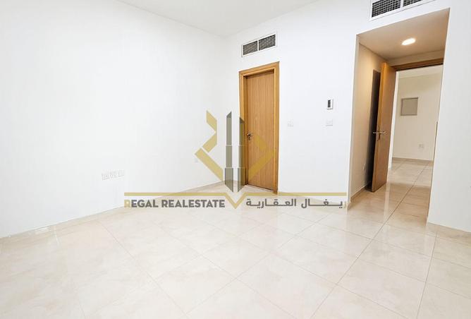 975052 - Property Image 3