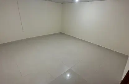 شقة - 1 حمام للايجار في شارع المطار القديم - طريق المطار القديم - الدوحة شقة - 1 حمام للايجار في شارع المطار القديم - طريق المطار القديم - الدوحة