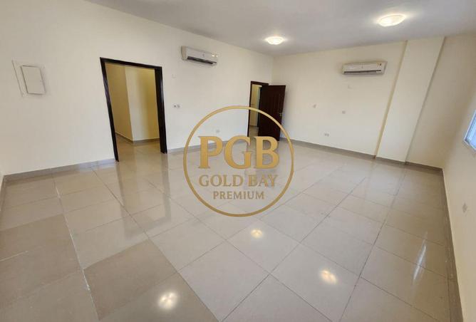 981809 - Property Image 2