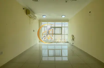 Apartment - 2 Bedrooms - 3 Bathrooms for rent in Thabit Bin Zaid Street - Al Mansoura - Doha