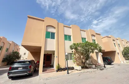 مجمع سكني - 5 غرف نوم - 5 حمامات للايجار في الغرافة - الغرافة - الدوحة