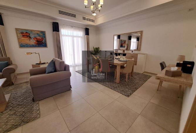 885012 - Property Image 2