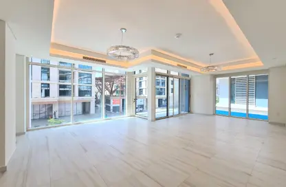 Apartment - 3 Bedrooms - 5 Bathrooms for sale in Gewan Island - The Pearl Island - Doha