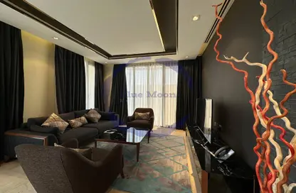 Living Room image for: Villa - 4 Bedrooms - 5 Bathrooms for rent in Mesaika - Al Shamal, Image 1