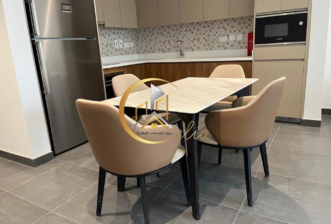 915567 - Property Image 3