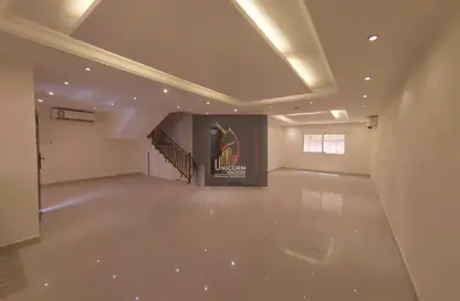 مجمع سكني - 4 غرف نوم - 4 حمامات للايجار في شارع الوعب - الوعب - الدوحة