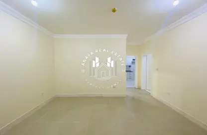 Apartment - 2 Bedrooms - 2 Bathrooms for rent in Al Nasr - Doha
